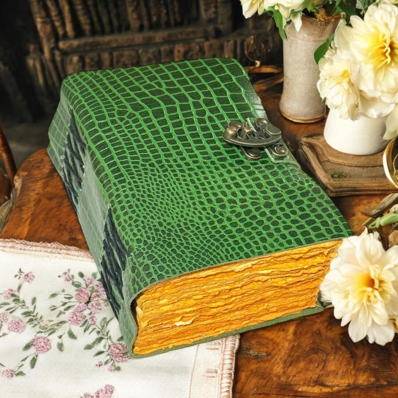 Crocodile Design leather Journal - Blank spell Book of shadows, Grimoire Journal, Travel Writing Notebook, Antique Deckle Paper Lock Closure