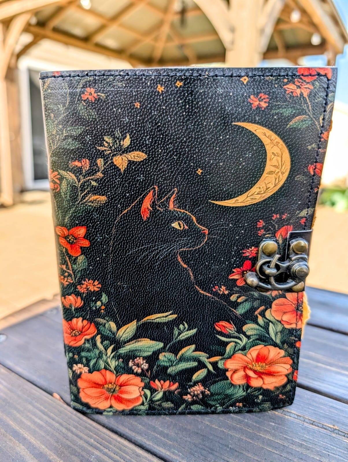 Celtic Cat Leather Grimoire Journal: Book of Shadows, 400 Pages