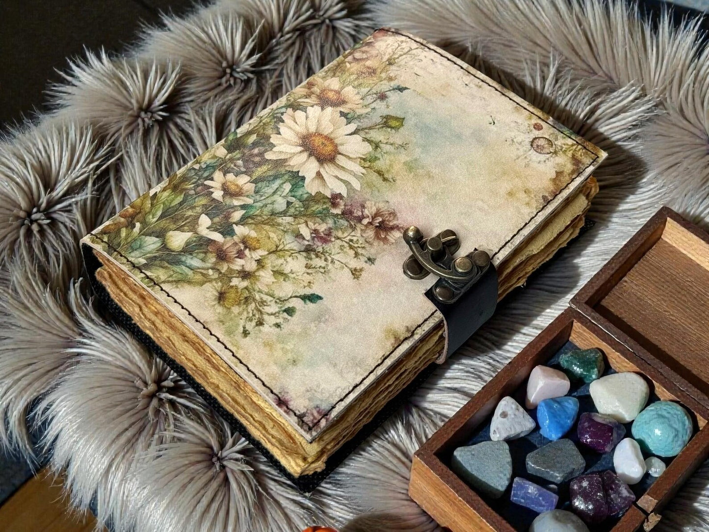 Handmade Floral Leather Grimoire – Book of Shadows with Lock, Witchcraft Journal, Spell Book, Daisy Notebook, Pagan Boho Writing Diary Gift
